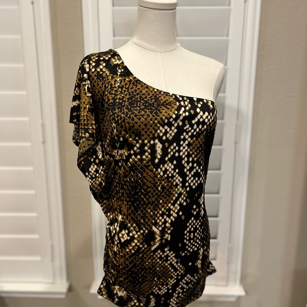 NWOT “MICHAEL KORS” ANIMAL PRINT ONE SHOULDER TOP -SIZE MEDIUM